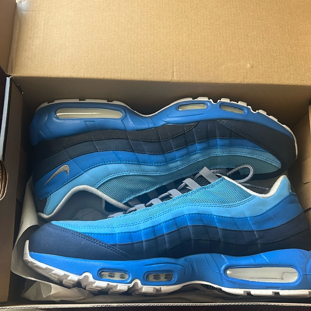 Men’s size 14 Nike Air Max